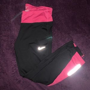 Nike DRIFIT Spandex Capri Leggings